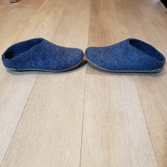 Women's Blue Wool Leather Moccasin Slippers - Picture 3 of 5